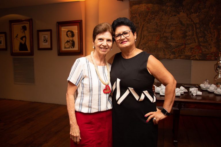 Presidente do GAC-PE, Vera Morais (esquerda) e diretora financeira, Divamar Albuquerque