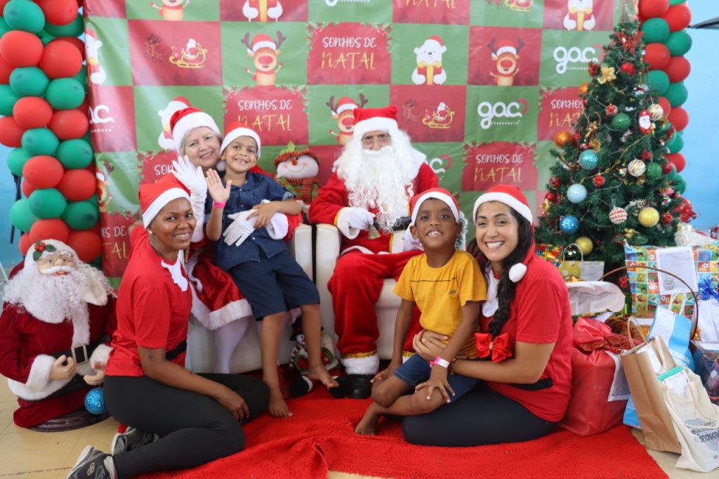 GAC-PE promove festa de Natal e entrega de presentes para crianças com câncer