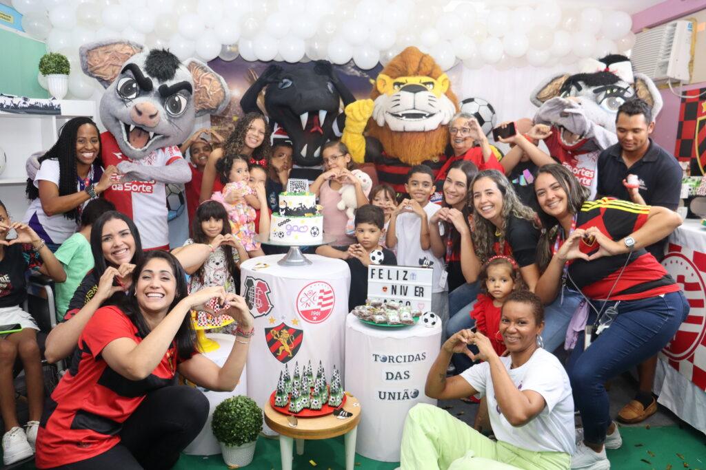 Inesquecível: crianças com câncer comemoram aniversário especial em homenagem ao futebol pernambucano